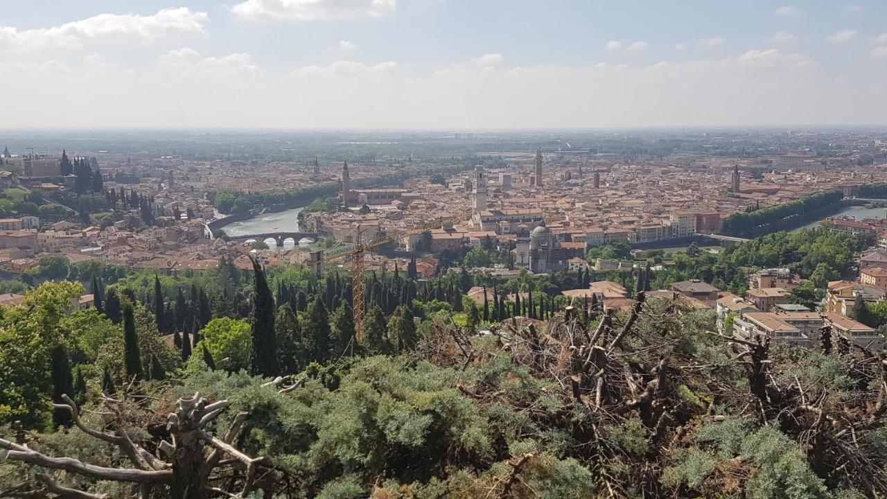 Carrera Home Appartamenti Verona - Bike Hotel Bagian luar foto